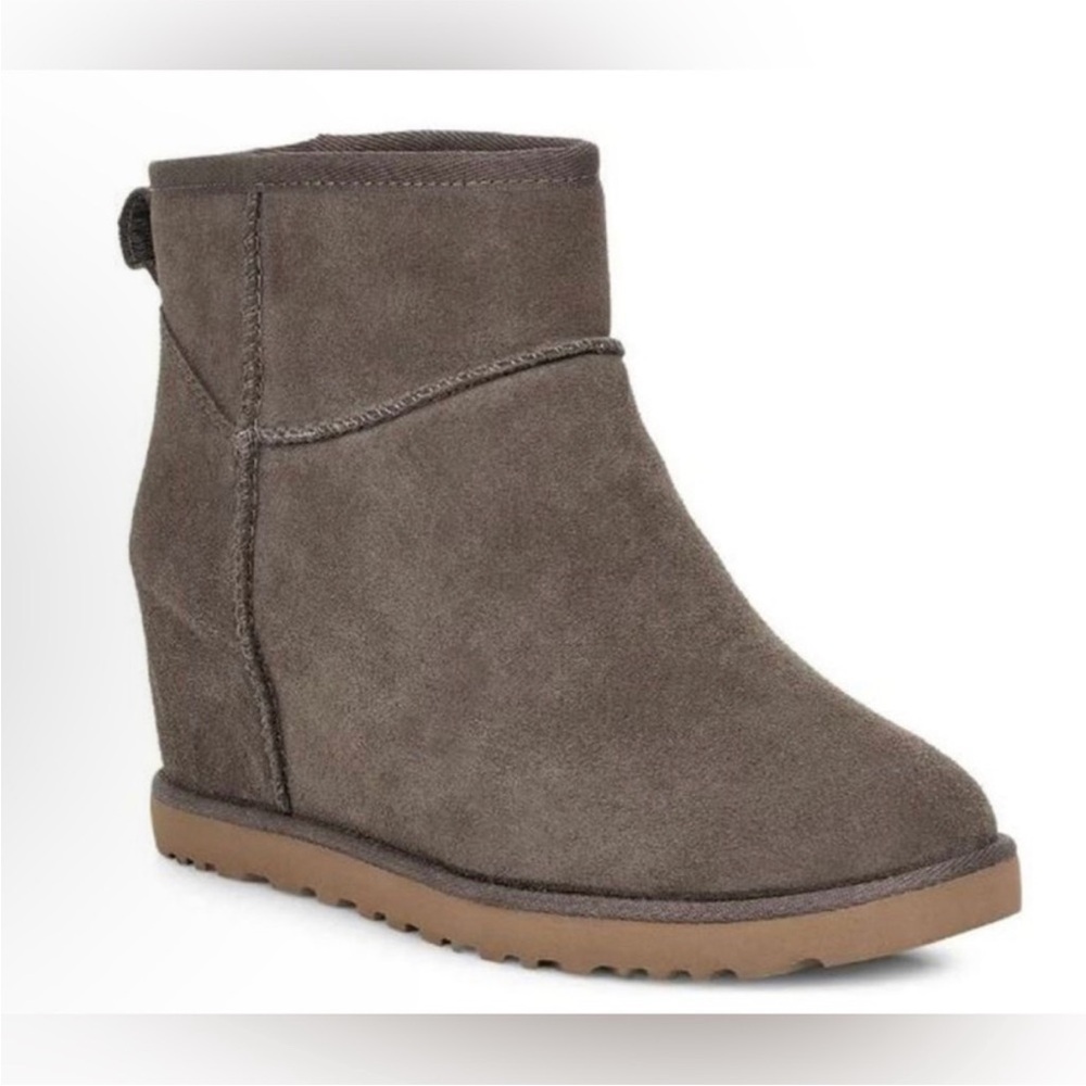 UGG Classic Femme Mini Suede Boots - Picture 8 of 10